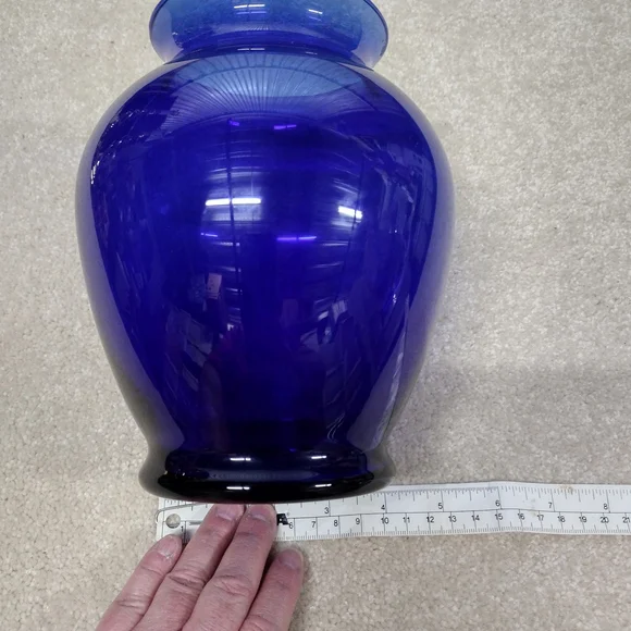 Elegant Blue Glass Vase - Picture 2 of 6